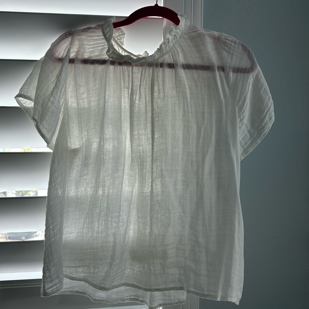 Ladies Sundays size two (large/xl) short sleeve white gauze top